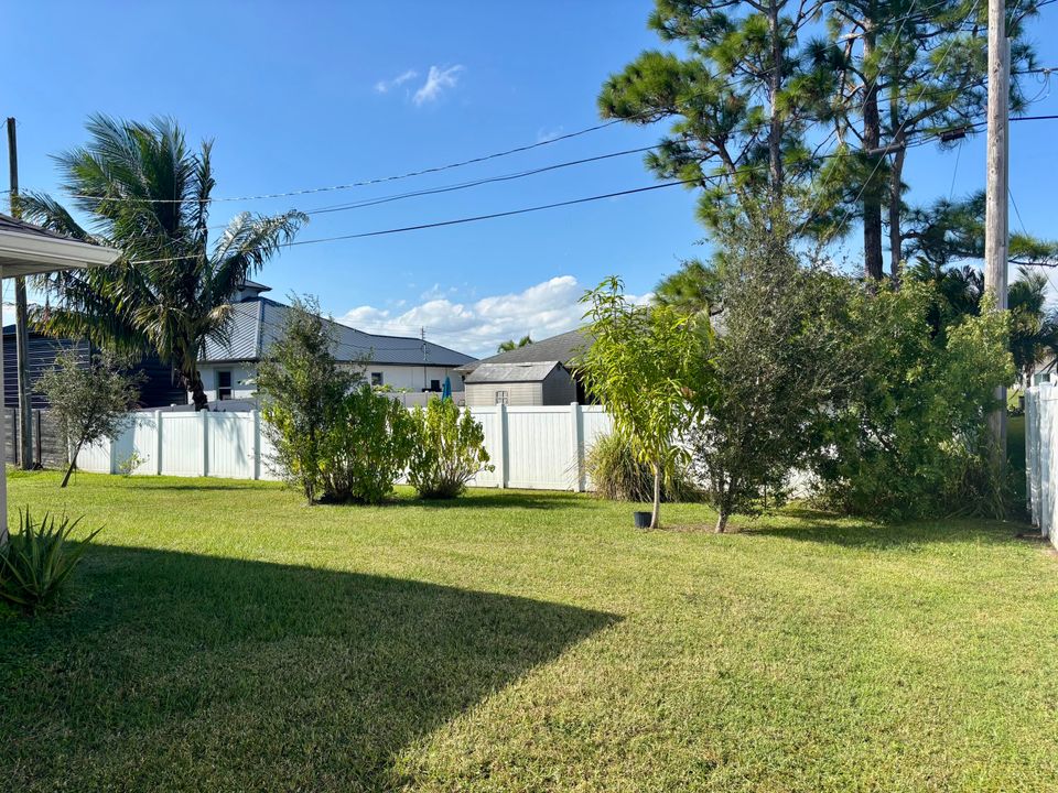 Под контрактом: $385,000 (4 спален, 2 ванн, 1762 Квадратных фут)