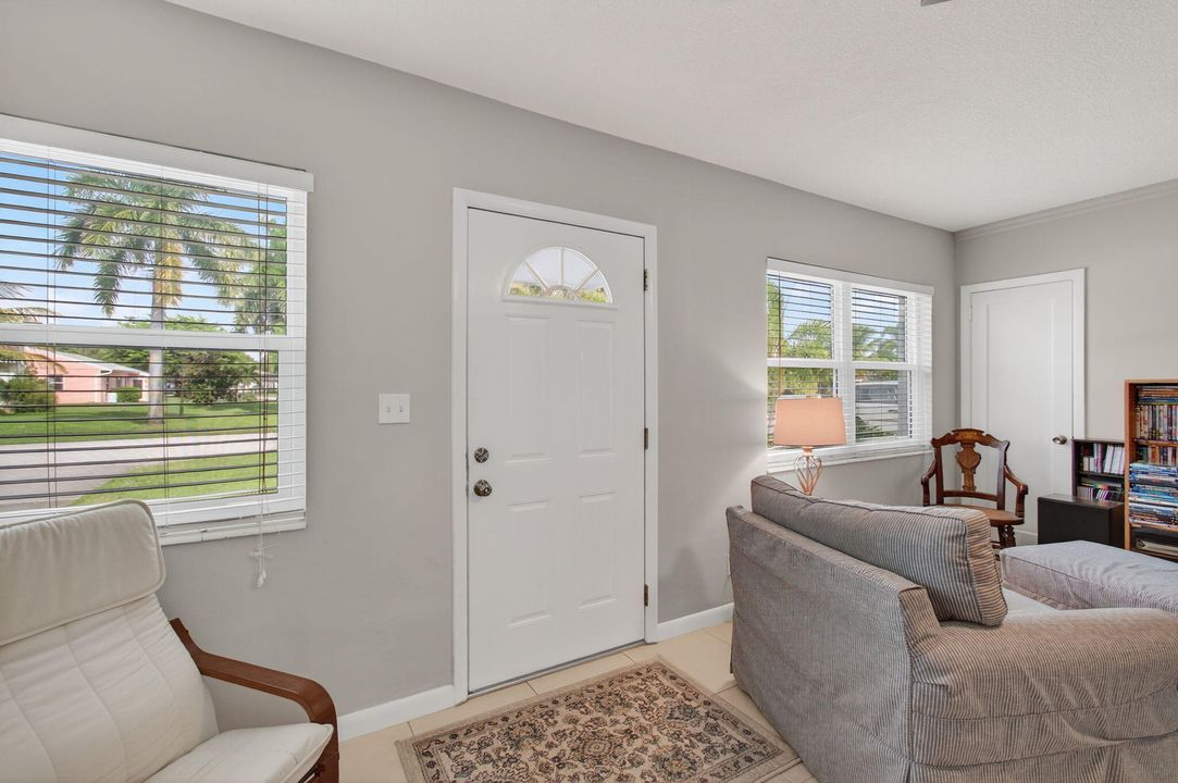 For Sale: $745,000 (3 beds, 2 baths, 1323 Square Feet)