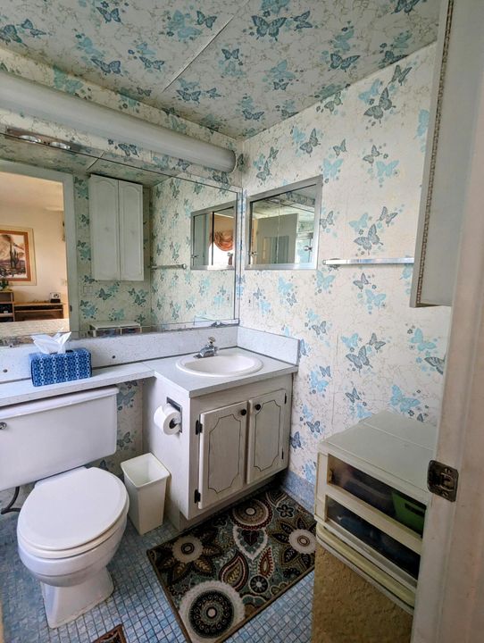 合同活跃: $1,600 (1 贝兹, 1 浴室, 702 平方英尺)