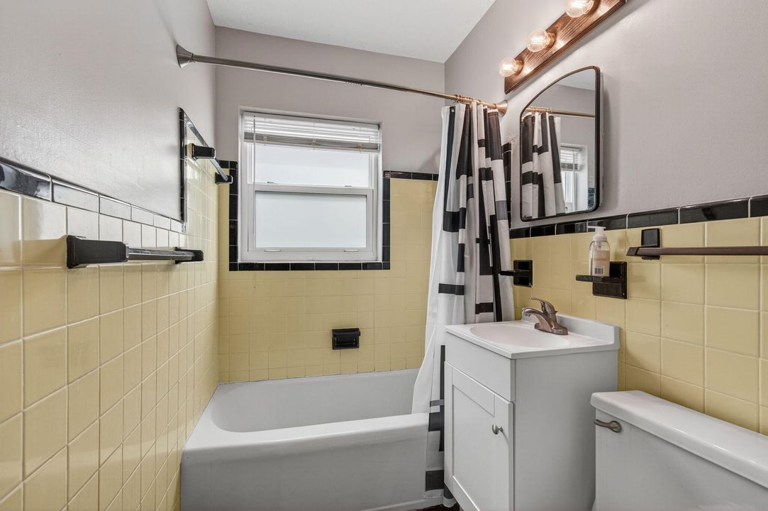 For Sale: $745,000 (3 beds, 2 baths, 1323 Square Feet)