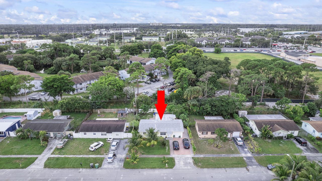 Active With Contract: $420,000 (3 beds, 2 baths, 1361 Square Feet)