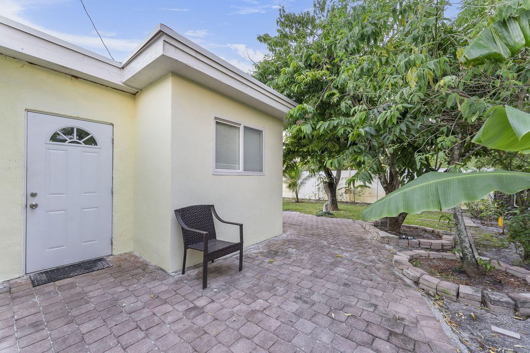 Active With Contract: $420,000 (3 beds, 2 baths, 1361 Square Feet)