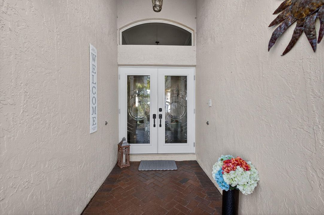 Activo con contrato: $649,000 (3 camas, 2 baños, 1879 Pies cuadrados)