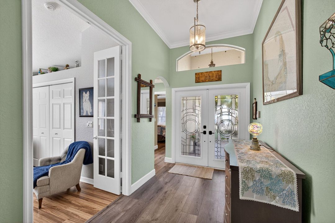 Activo con contrato: $649,000 (3 camas, 2 baños, 1879 Pies cuadrados)