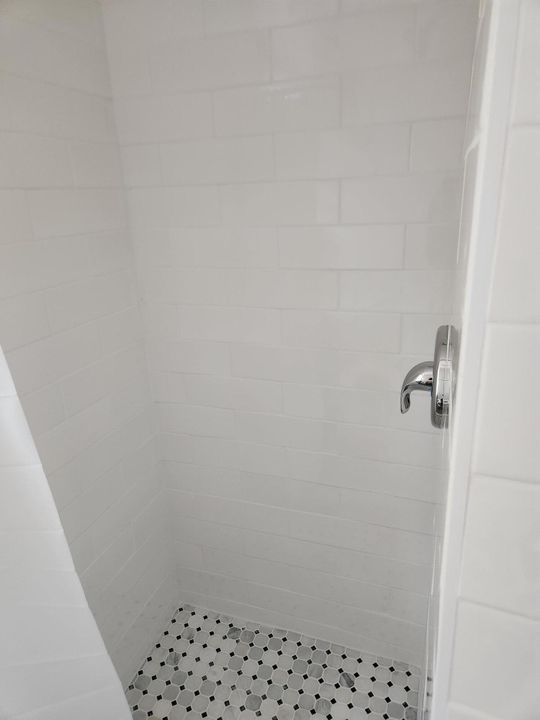 Activo con contrato: $1,100 (1 camas, 1 baños, 737 Pies cuadrados)