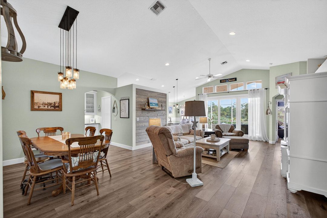 Activo con contrato: $649,000 (3 camas, 2 baños, 1879 Pies cuadrados)