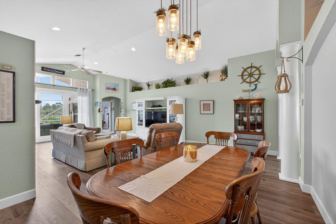 Activo con contrato: $649,000 (3 camas, 2 baños, 1879 Pies cuadrados)