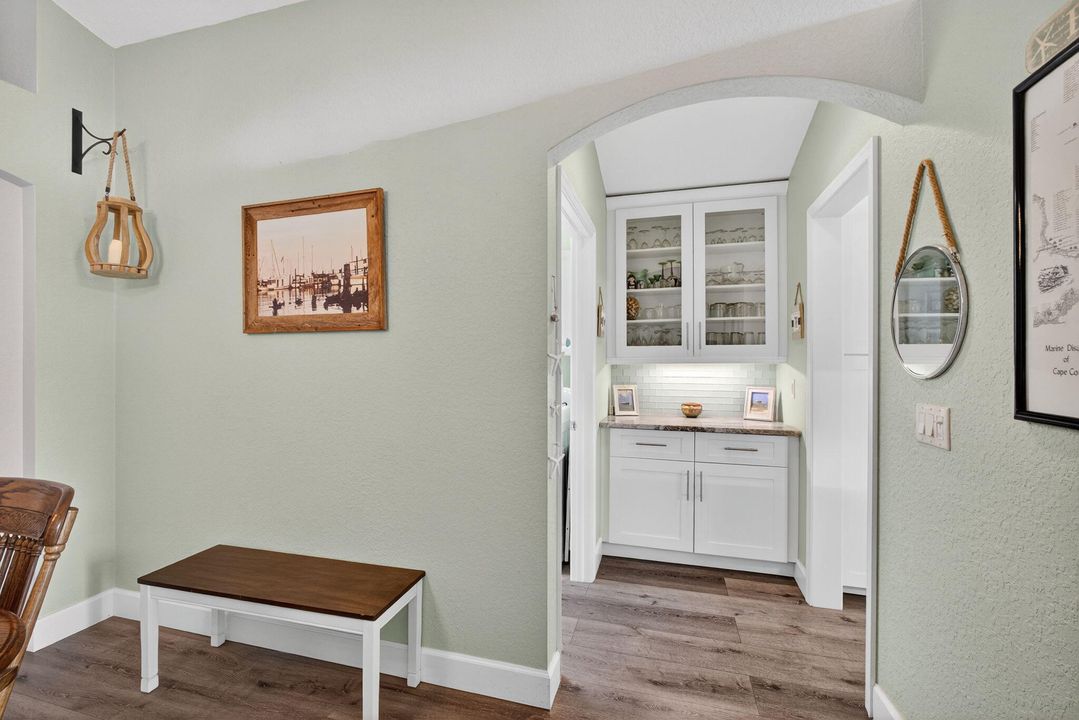 Activo con contrato: $649,000 (3 camas, 2 baños, 1879 Pies cuadrados)