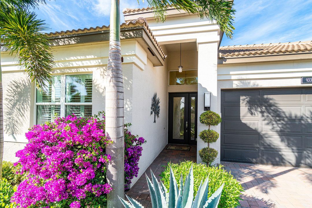 Active With Contract: $850,000 (3 beds, 2 baths, 1783 Square Feet)