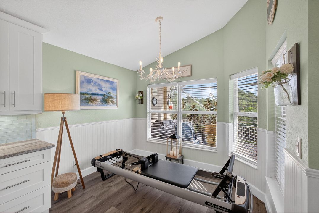 Activo con contrato: $649,000 (3 camas, 2 baños, 1879 Pies cuadrados)