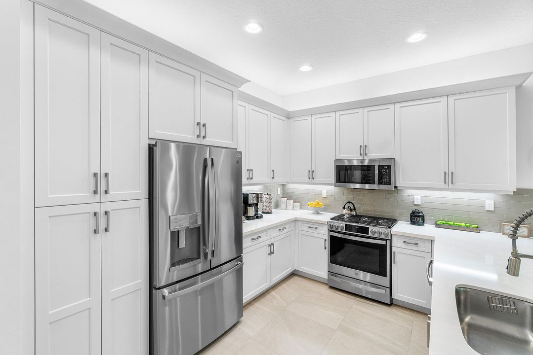 Active With Contract: $850,000 (3 beds, 2 baths, 1783 Square Feet)