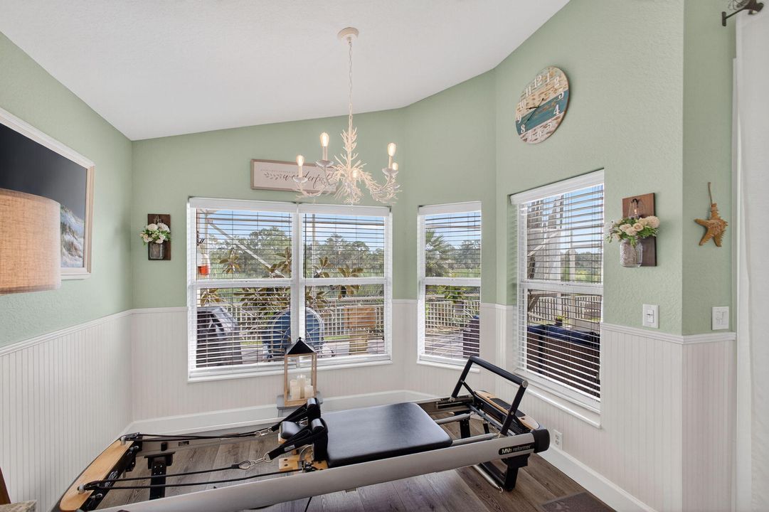 Activo con contrato: $649,000 (3 camas, 2 baños, 1879 Pies cuadrados)