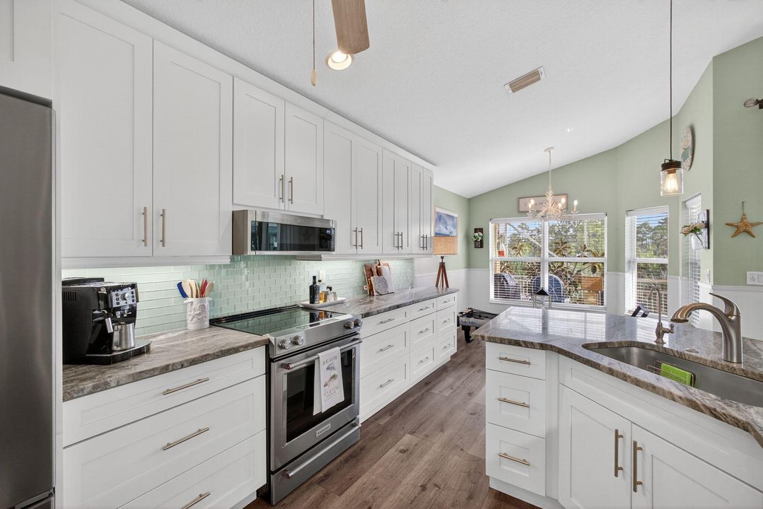 Activo con contrato: $649,000 (3 camas, 2 baños, 1879 Pies cuadrados)