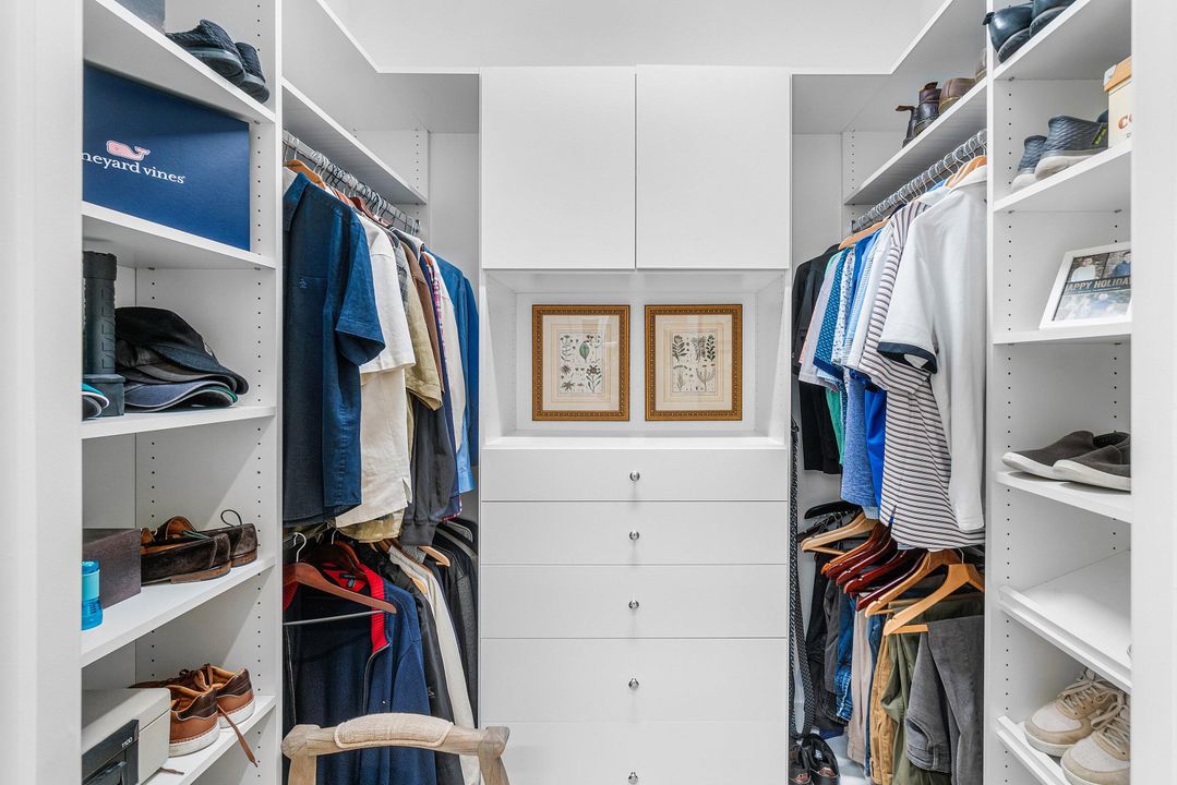 Active With Contract: $850,000 (3 beds, 2 baths, 1783 Square Feet)