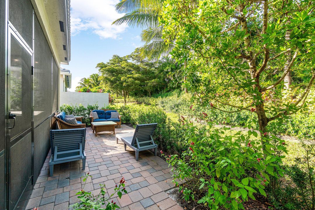 Active With Contract: $850,000 (3 beds, 2 baths, 1783 Square Feet)