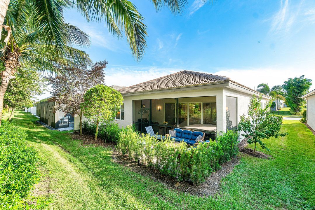 Active With Contract: $850,000 (3 beds, 2 baths, 1783 Square Feet)