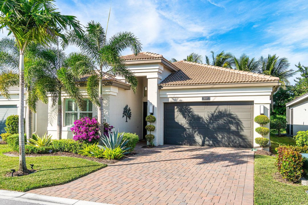 Active With Contract: $850,000 (3 beds, 2 baths, 1783 Square Feet)