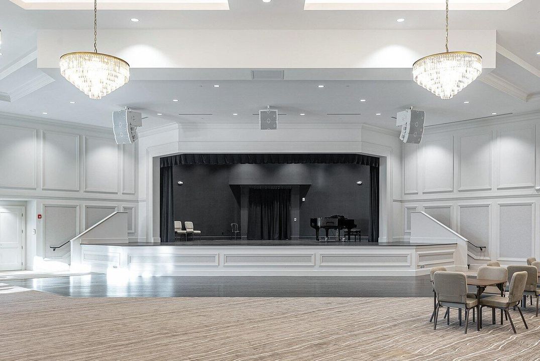 Active With Contract: $850,000 (3 beds, 2 baths, 1783 Square Feet)