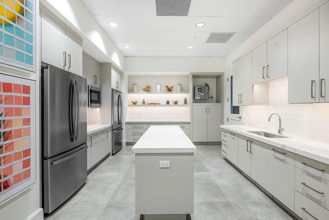 Active With Contract: $850,000 (3 beds, 2 baths, 1783 Square Feet)