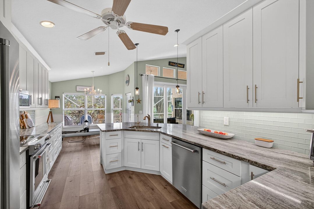 Activo con contrato: $649,000 (3 camas, 2 baños, 1879 Pies cuadrados)