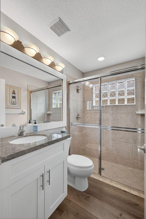 Activo con contrato: $649,000 (3 camas, 2 baños, 1879 Pies cuadrados)