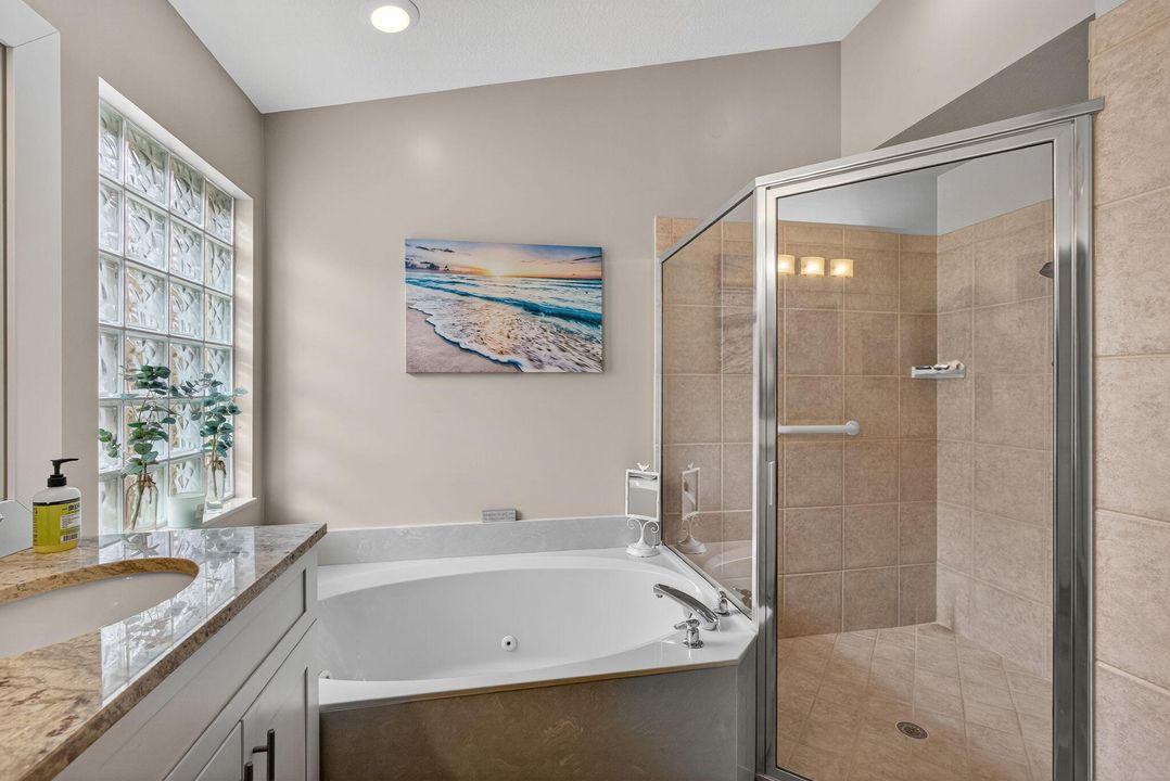 Activo con contrato: $649,000 (3 camas, 2 baños, 1879 Pies cuadrados)