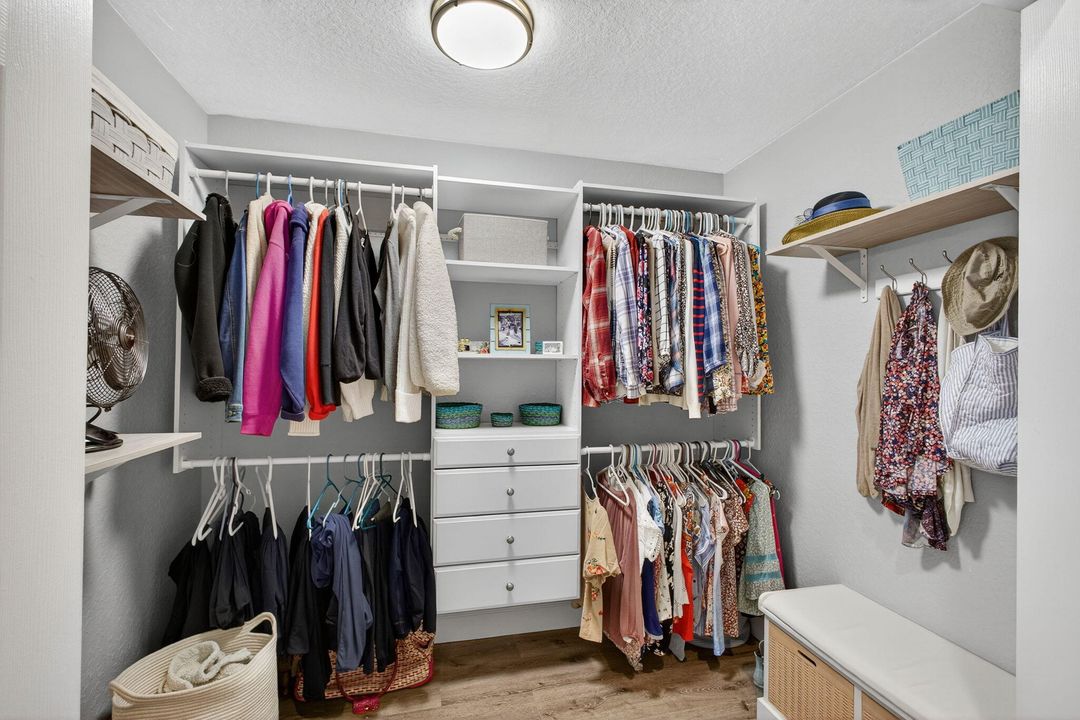 Activo con contrato: $649,000 (3 camas, 2 baños, 1879 Pies cuadrados)