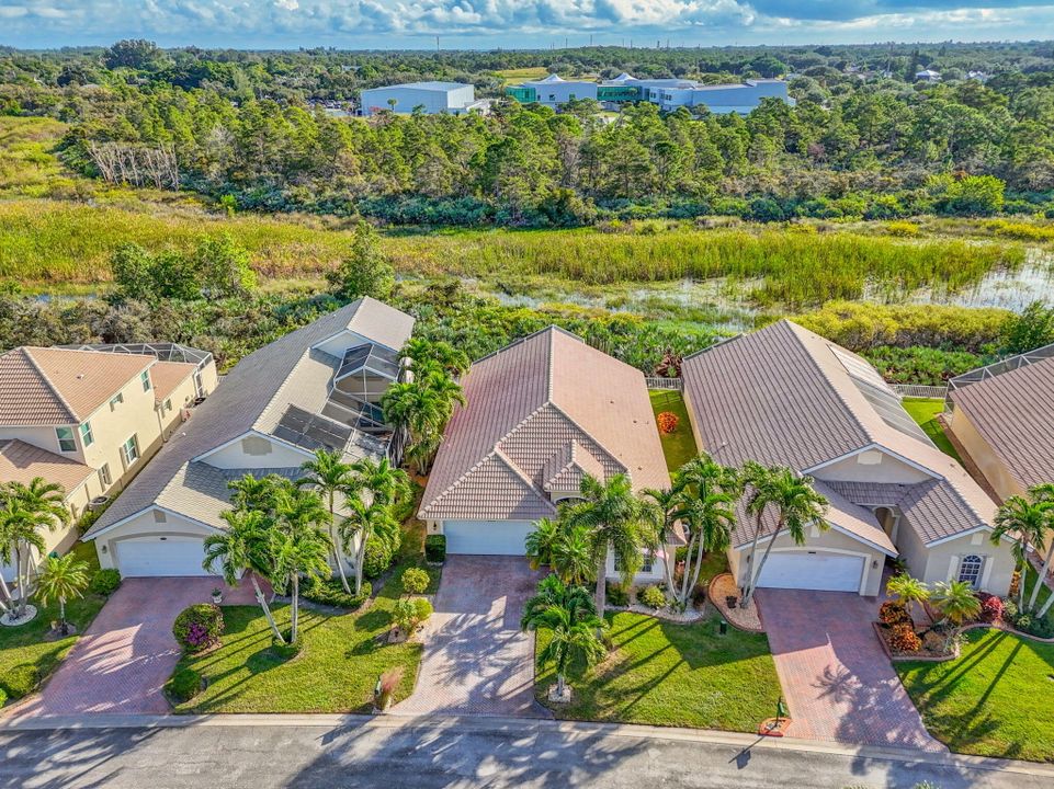 Activo con contrato: $649,000 (3 camas, 2 baños, 1879 Pies cuadrados)