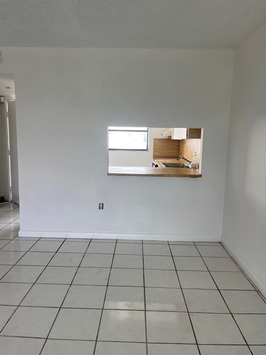 En Venta: $259,000 (2 camas, 1 baños, 891 Pies cuadrados)