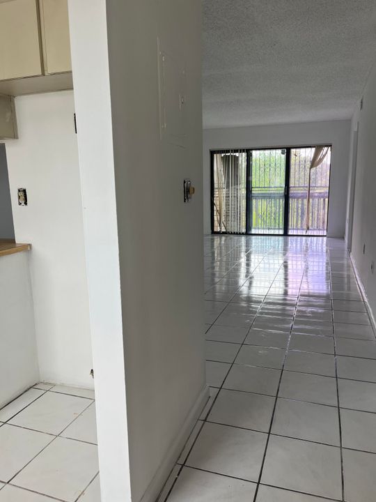En Venta: $259,000 (2 camas, 1 baños, 891 Pies cuadrados)
