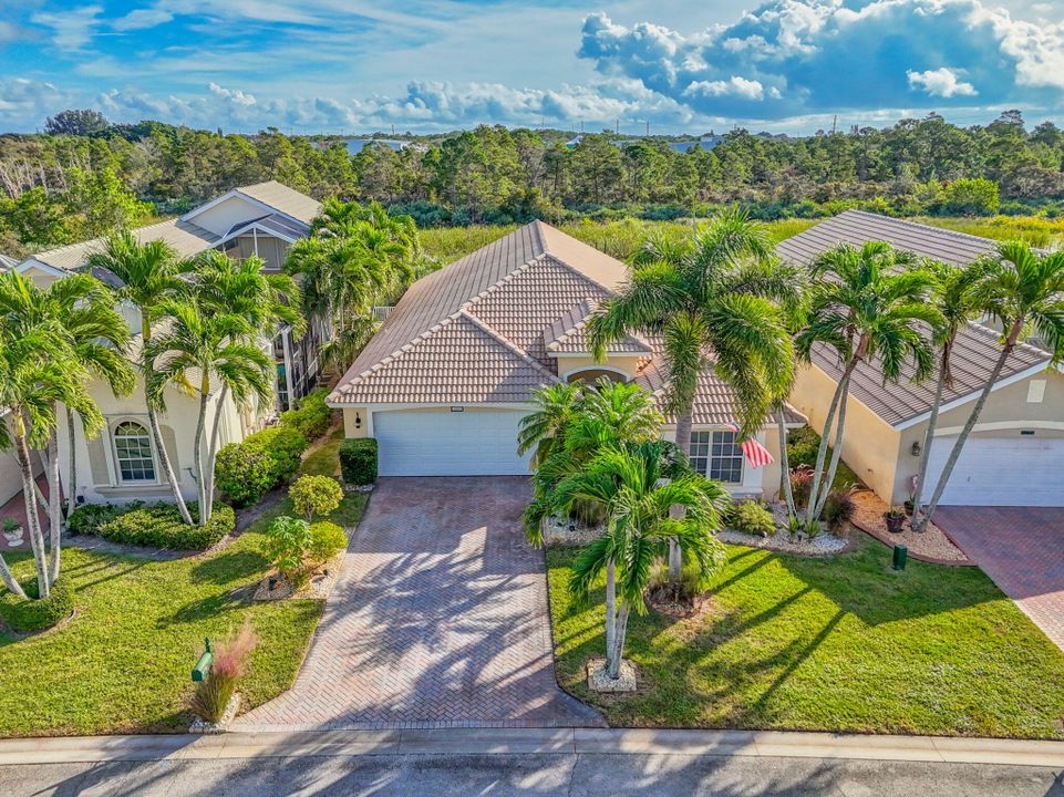 Activo con contrato: $649,000 (3 camas, 2 baños, 1879 Pies cuadrados)