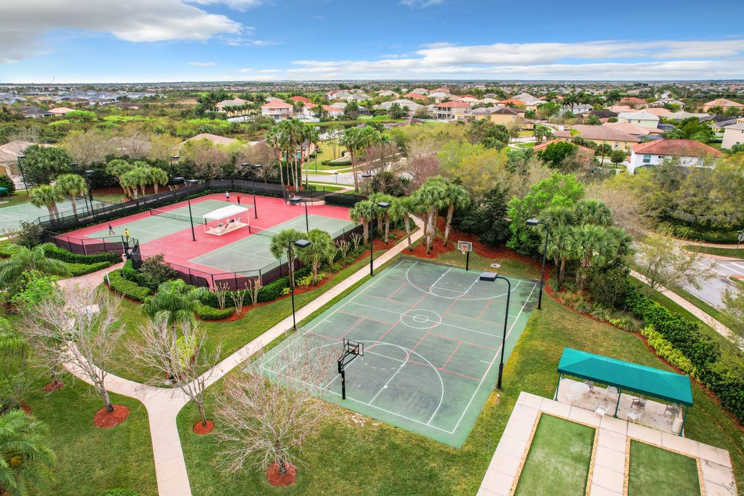 En Venta: $549,000 (4 camas, 2 baños, 2646 Pies cuadrados)