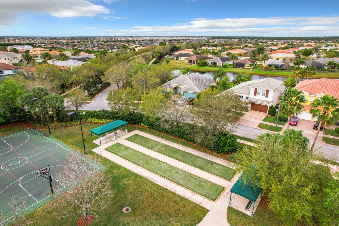 En Venta: $549,000 (4 camas, 2 baños, 2646 Pies cuadrados)