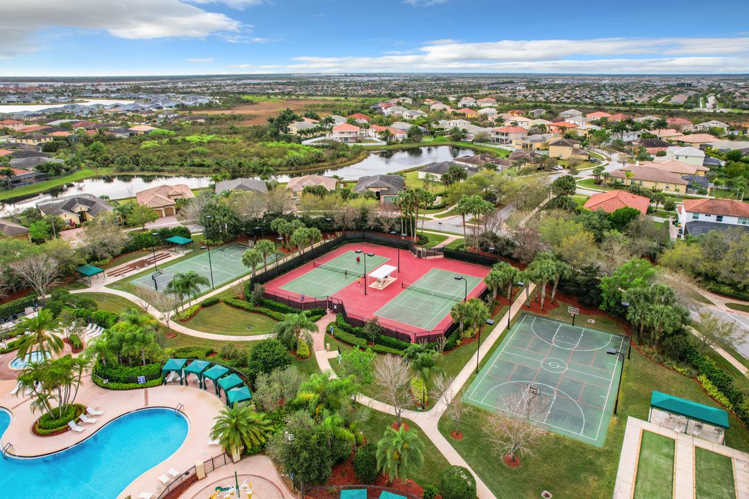 En Venta: $549,000 (4 camas, 2 baños, 2646 Pies cuadrados)