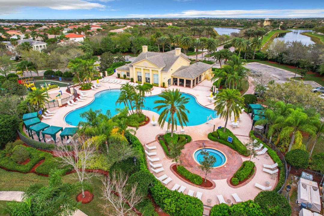 En Venta: $549,000 (4 camas, 2 baños, 2646 Pies cuadrados)