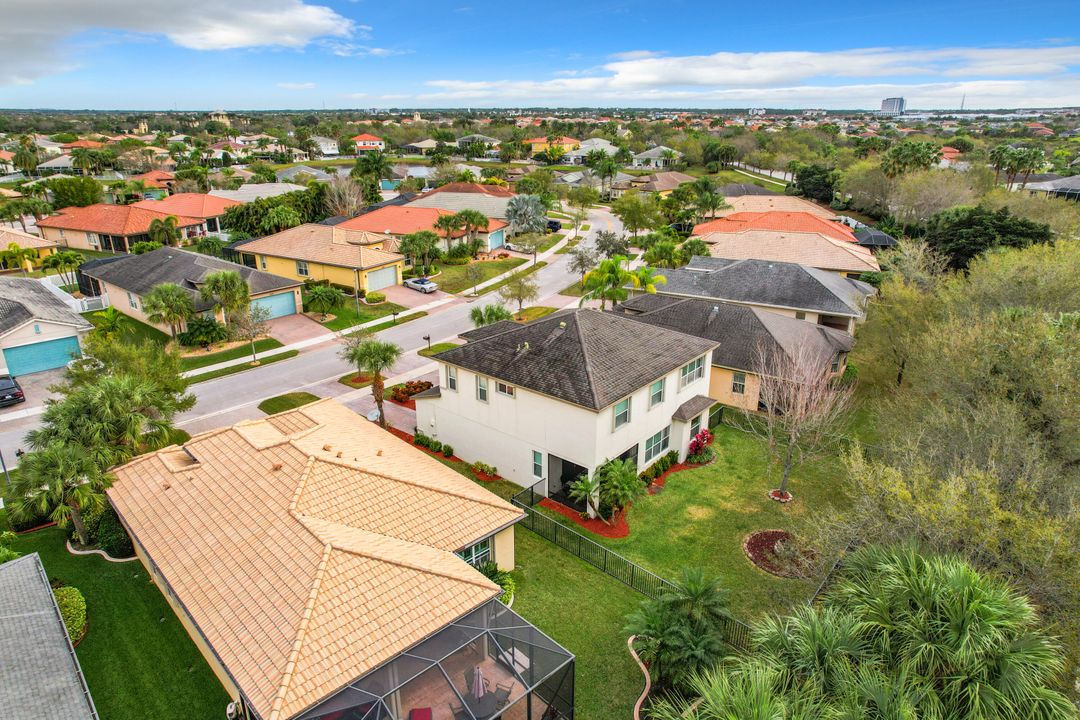 En Venta: $549,000 (4 camas, 2 baños, 2646 Pies cuadrados)