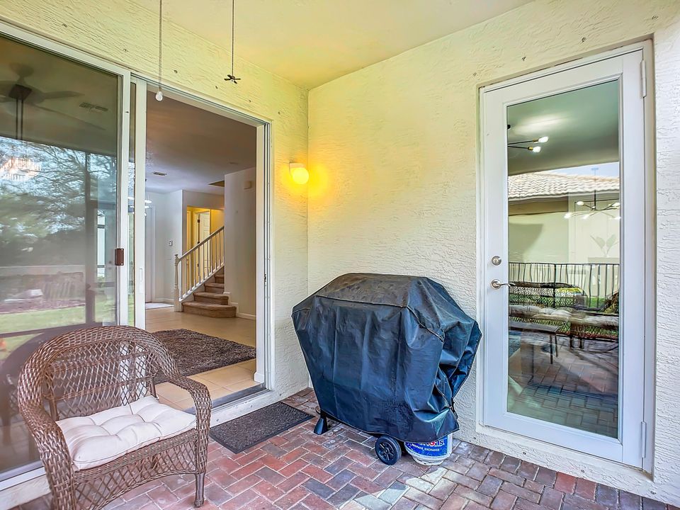 En Venta: $549,000 (4 camas, 2 baños, 2646 Pies cuadrados)