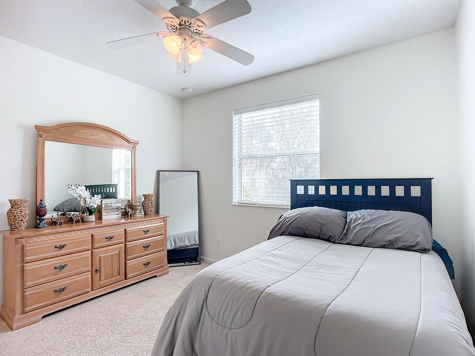 En Venta: $549,000 (4 camas, 2 baños, 2646 Pies cuadrados)