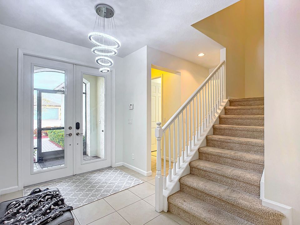 En Venta: $549,000 (4 camas, 2 baños, 2646 Pies cuadrados)