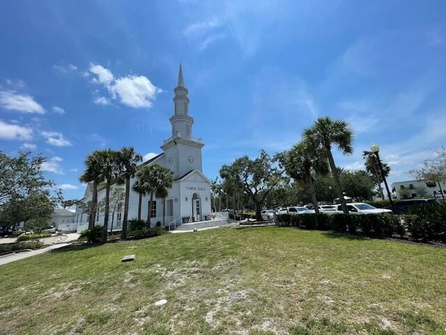 En Venta: $549,000 (4 camas, 2 baños, 2646 Pies cuadrados)