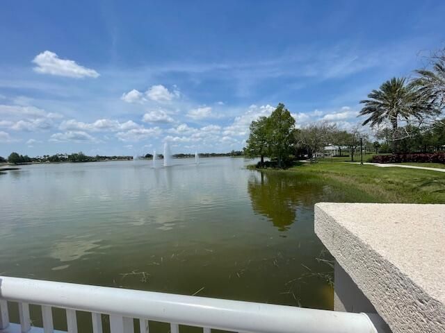 En Venta: $549,000 (4 camas, 2 baños, 2646 Pies cuadrados)