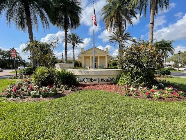 En Venta: $549,000 (4 camas, 2 baños, 2646 Pies cuadrados)