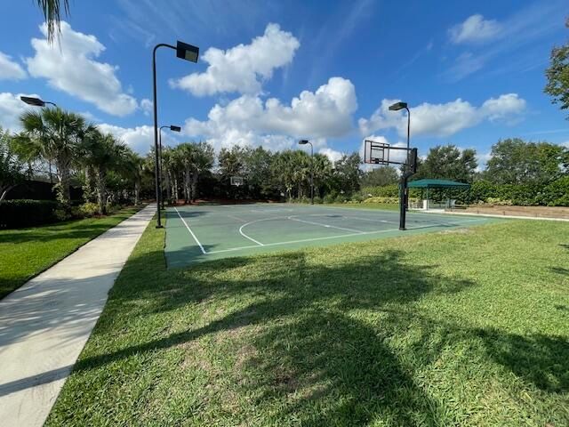 En Venta: $549,000 (4 camas, 2 baños, 2646 Pies cuadrados)