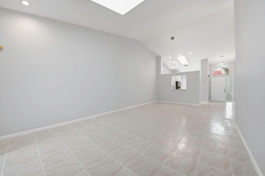 待售: $449,000 (3 贝兹, 2 浴室, 1722 平方英尺)