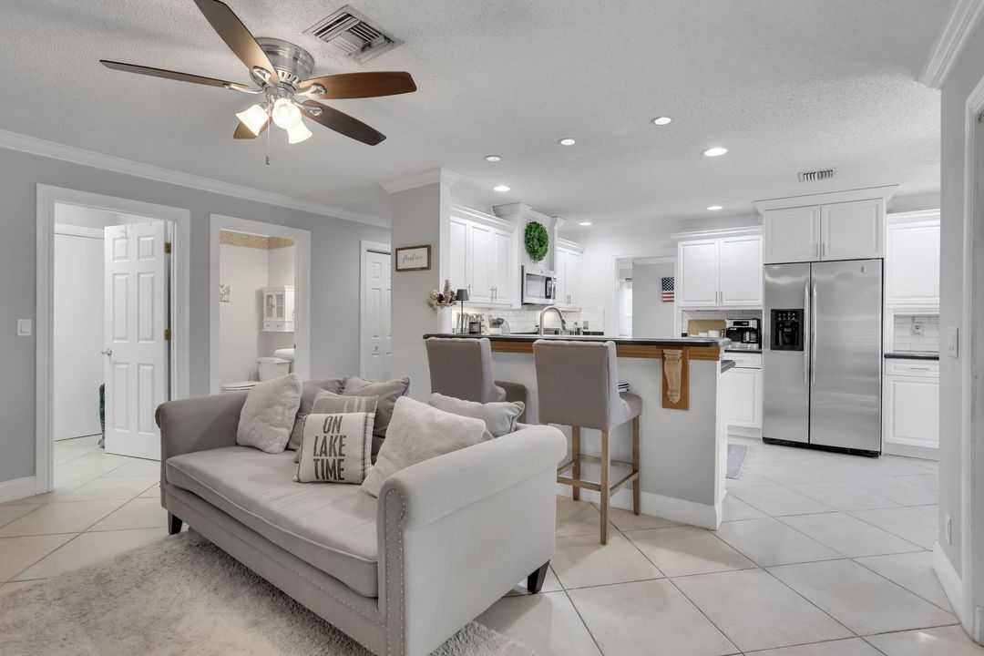 Activo con contrato: $565,000 (3 camas, 2 baños, 1945 Pies cuadrados)