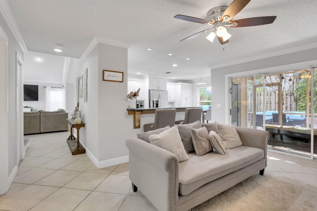 Activo con contrato: $565,000 (3 camas, 2 baños, 1945 Pies cuadrados)