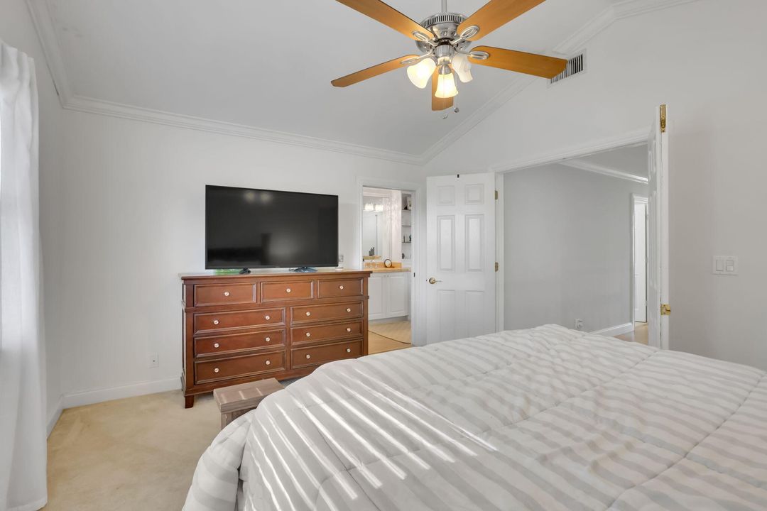 Activo con contrato: $565,000 (3 camas, 2 baños, 1945 Pies cuadrados)