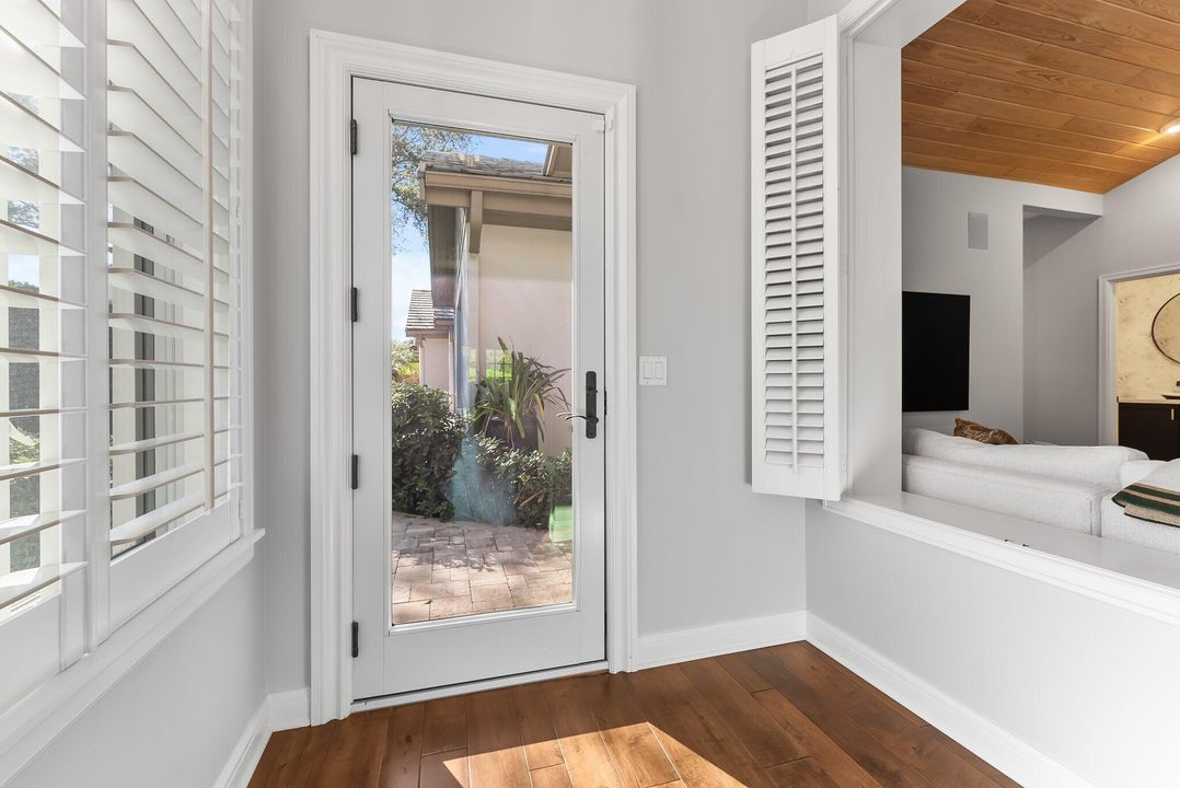 For Sale: $1,995,000 (3 beds, 3 baths, 3330 Square Feet)