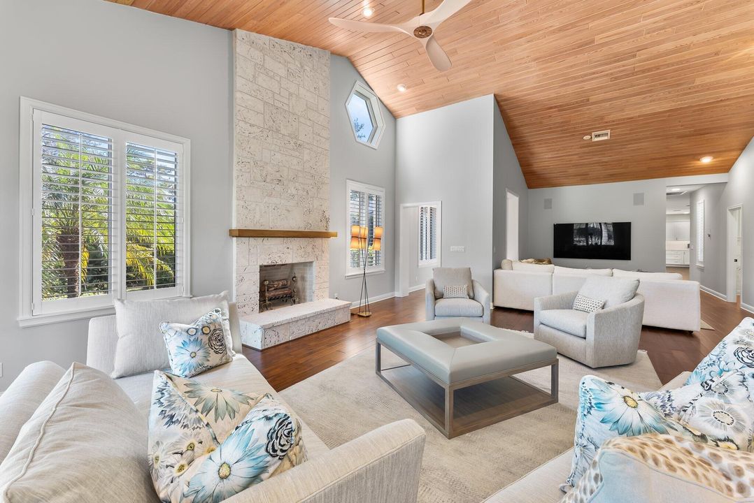 For Sale: $1,995,000 (3 beds, 3 baths, 3330 Square Feet)