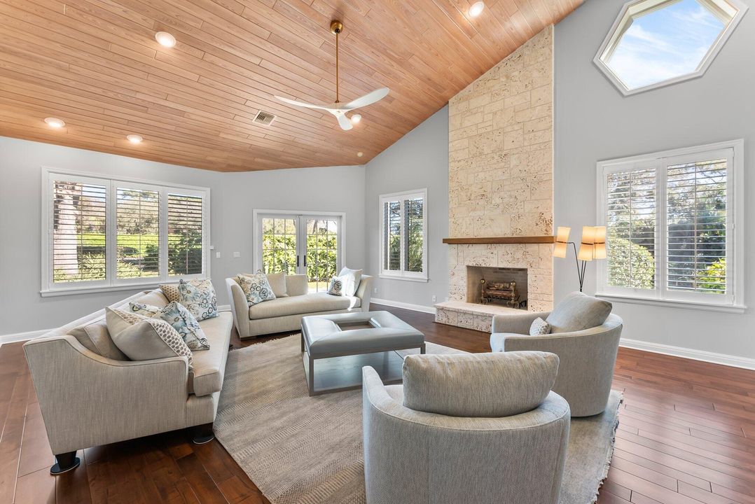 For Sale: $1,995,000 (3 beds, 3 baths, 3330 Square Feet)